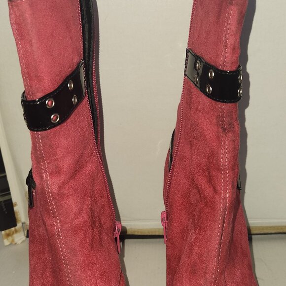 Unique Fuchsia Pink Suede Heeled Boots Size 8.5 - Picture 1 of 8